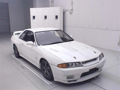 NISSAN SKYLINE