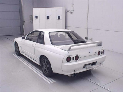 NISSAN SKYLINE