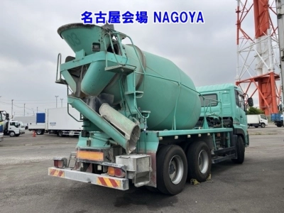 NISSAN UD