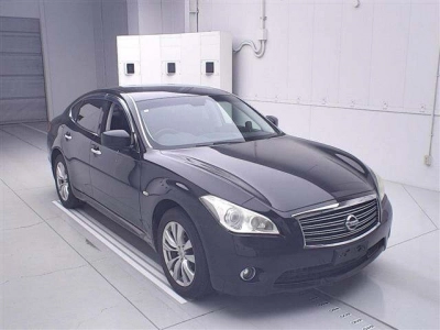 NISSAN FUGA