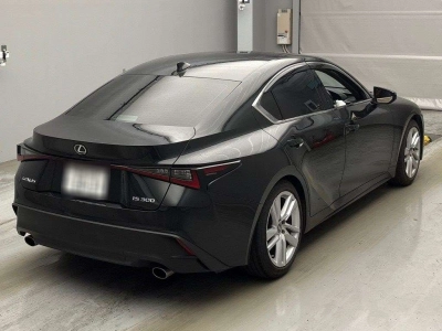 LEXUS IS