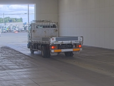 NISSAN UD