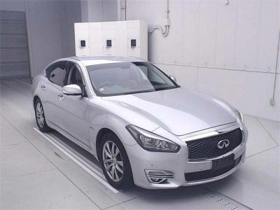 NISSAN FUGA