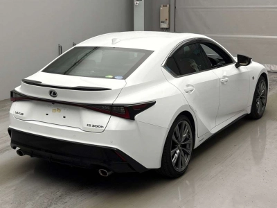 LEXUS IS