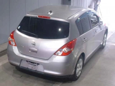 NISSAN TIIDA