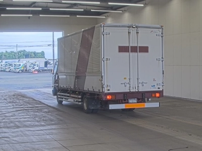 MITSUBISHI FUSO FIGHTER