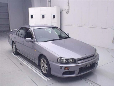 NISSAN SKYLINE