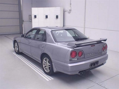 NISSAN SKYLINE