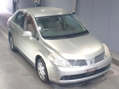 NISSAN TIIDA LATIO
