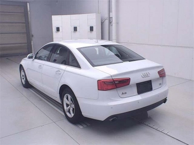AUDI A6 AVANTE
