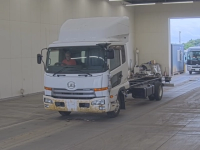 NISSAN UD