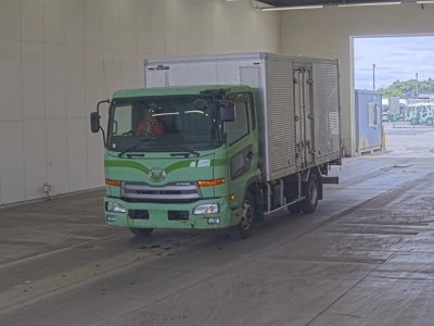 NISSAN UD