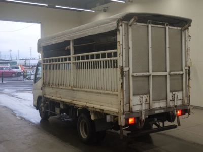 MITSUBISHI CANTER