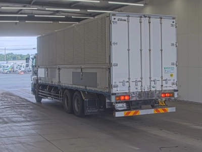 ISUZU GIGA