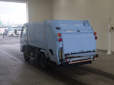 MITSUBISHI CANTER