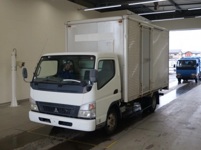 MITSUBISHI CANTER