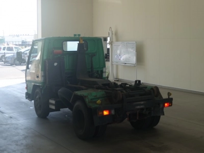 MITSUBISHI CANTER