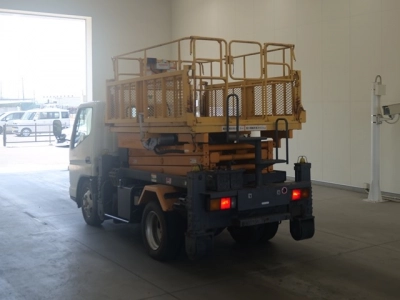 MITSUBISHI CANTER