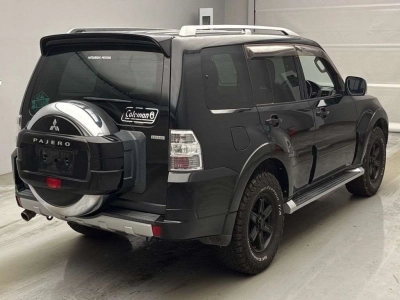 MITSUBISHI PAJERO