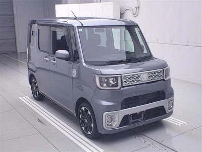 DAIHATSU WAKE
