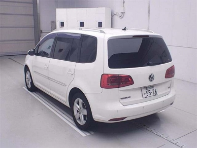 VOLKSWAGEN GOLF TOURAN
