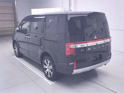 MITSUBISHI DELICA D:5