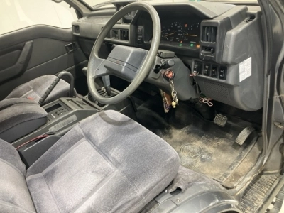 MITSUBISHI DELICA WAGON