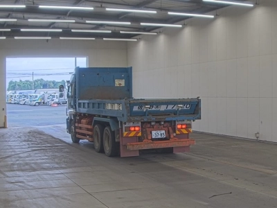 ISUZU GIGA