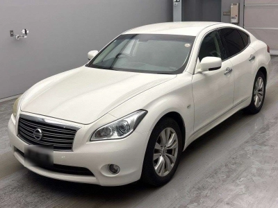 NISSAN FUGA
