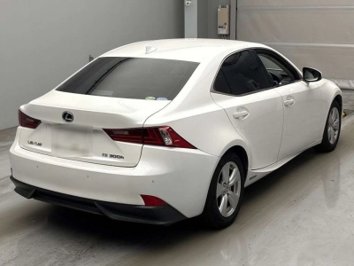 LEXUS IS