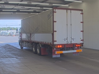 ISUZU GIGA
