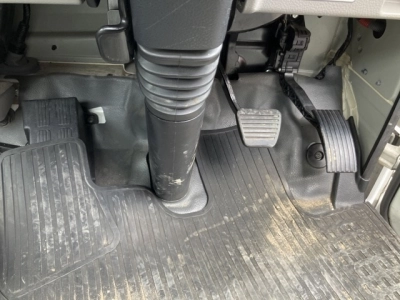 MITSUBISHI CANTER