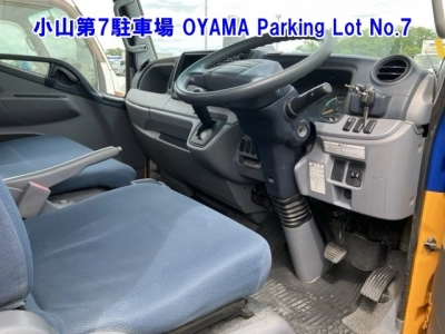 MITSUBISHI CANTER