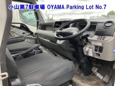 MITSUBISHI CANTER