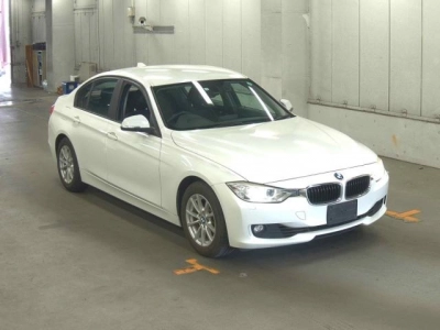 BMW 3 SERIES