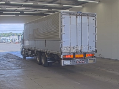 ISUZU GIGA