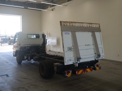 MITSUBISHI CANTER