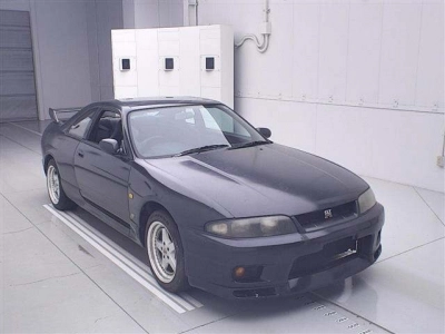 NISSAN SKYLINE