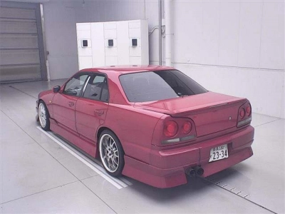 NISSAN SKYLINE