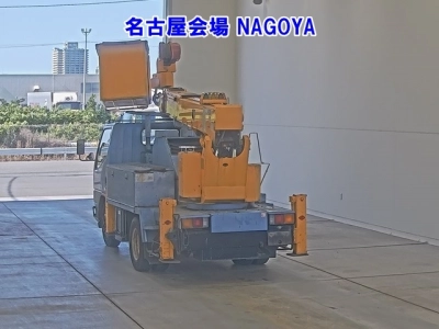 MITSUBISHI CANTER