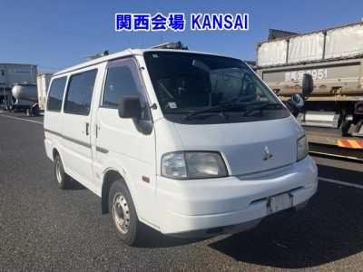 MITSUBISHI DELICA WAGON