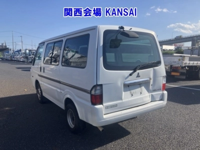 MITSUBISHI DELICA WAGON