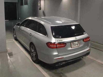 MERCEDES BENZ E CLASS