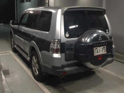 MITSUBISHI PAJERO