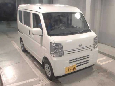 NISSAN CLIPPER VAN