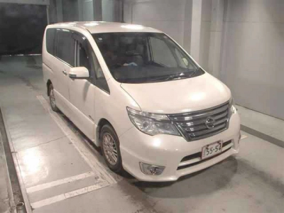 NISSAN SERENA