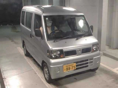 NISSAN CLIPPER VAN