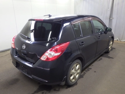 NISSAN TIIDA