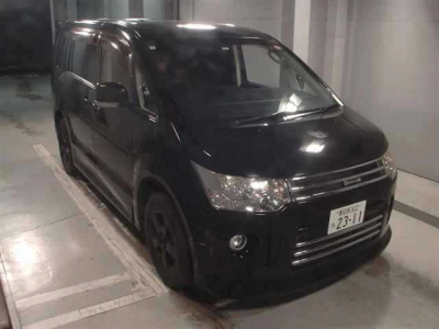 MITSUBISHI DELICA D:5