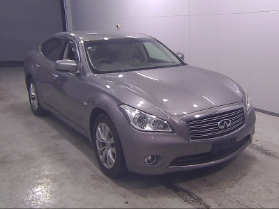 NISSAN FUGA
